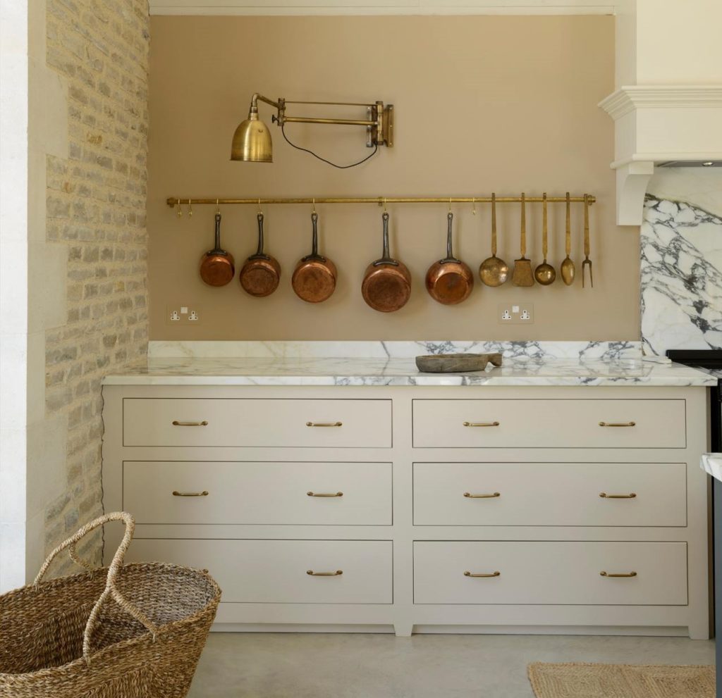 Devol Kitchens_Aged Brass Hanging Rail